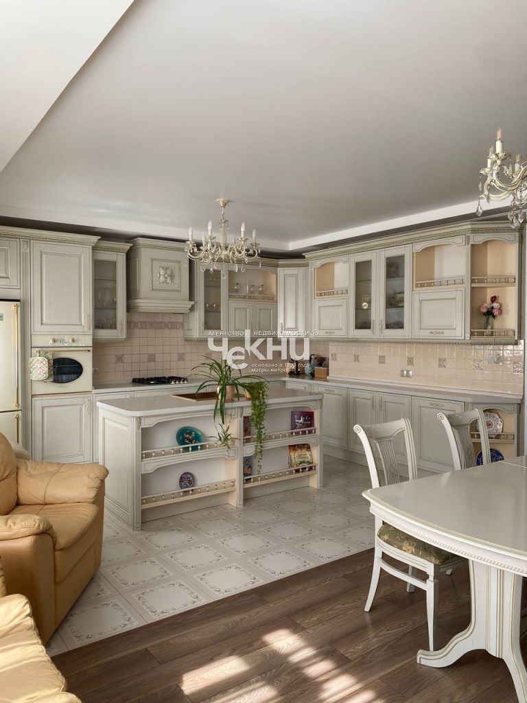 Продажа дома, 550м <sup>2</sup>, 24 сот., Великий Враг, Калухина