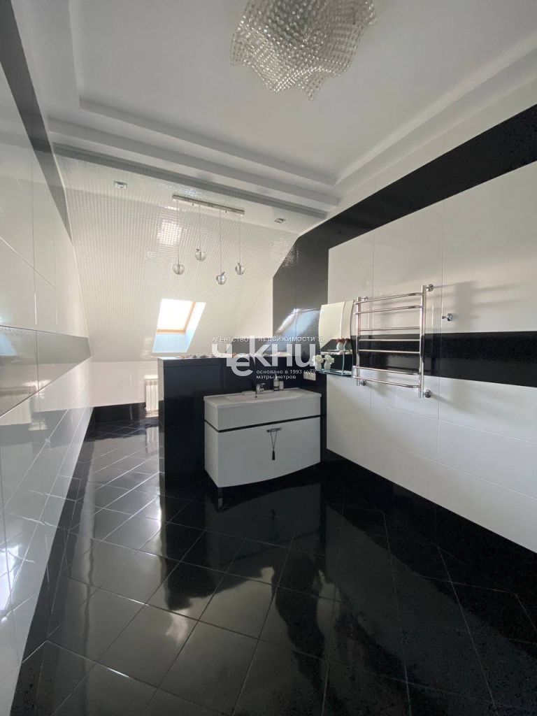 Продажа дома, 550м <sup>2</sup>, 24 сот., Великий Враг, Калухина