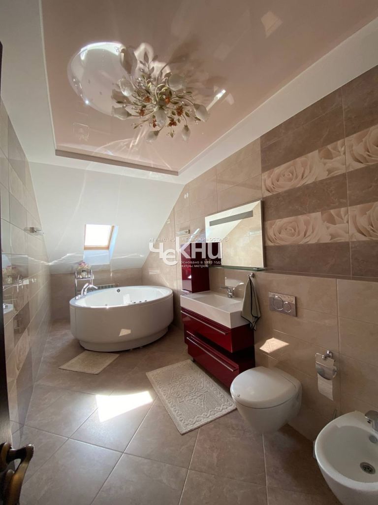 Продажа дома, 550м <sup>2</sup>, 24 сот., Великий Враг, Калухина