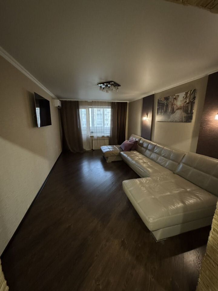 Продажа 3-комнатной квартиры, Саратов, Левина ул,  7