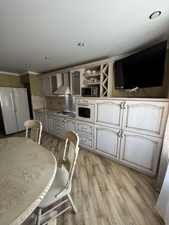 Продажа 3-комнатной квартиры, Саратов, Левина ул,  7