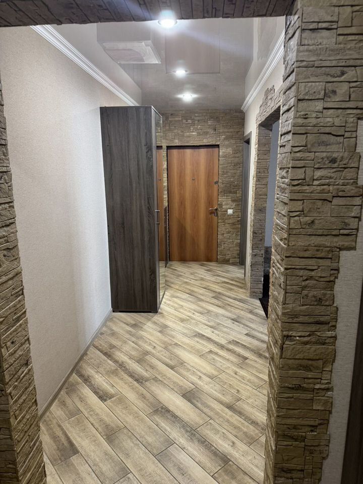 Продажа 3-комнатной квартиры, Саратов, Левина ул,  7