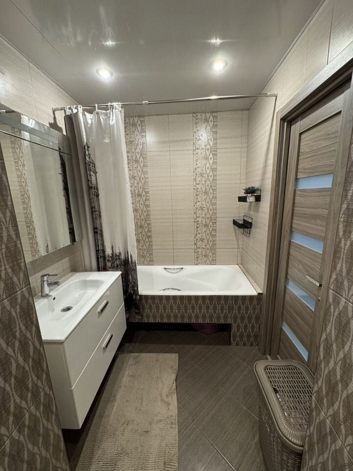 Продажа 3-комнатной квартиры, Саратов, Левина ул,  7