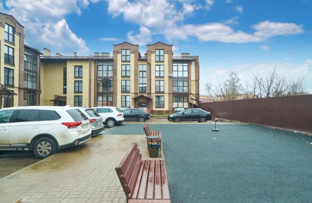 Продажа 2-комнатной квартиры, Ярославль, Авиаторов пр-кт,  11