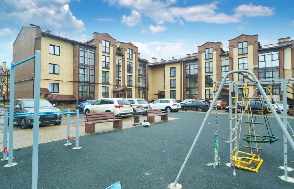 Продажа 2-комнатной квартиры, Ярославль, Авиаторов пр-кт,  11