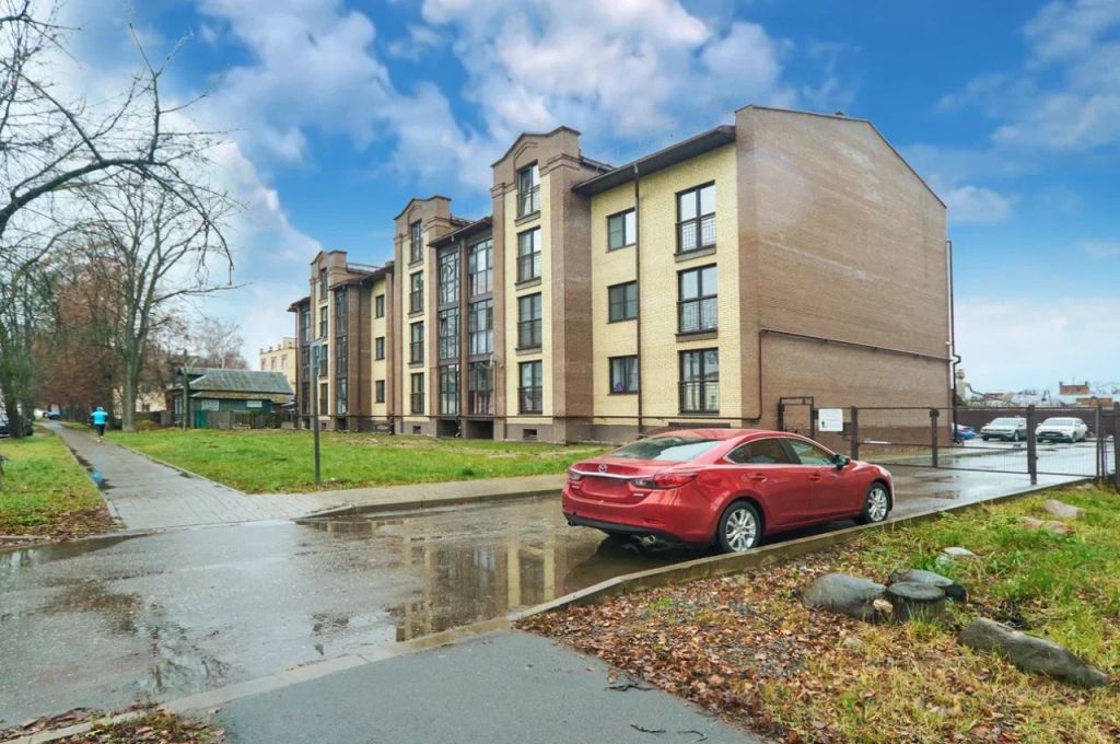 Продажа 2-комнатной квартиры, Ярославль, Авиаторов пр-кт,  11