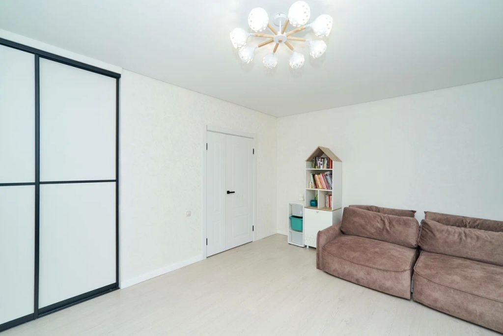 Продажа 2-комнатной квартиры, Ярославль, Авиаторов пр-кт,  11