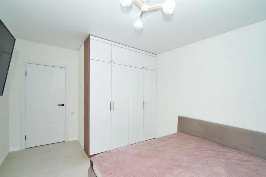 Продажа 2-комнатной квартиры, Ярославль, Авиаторов пр-кт,  11