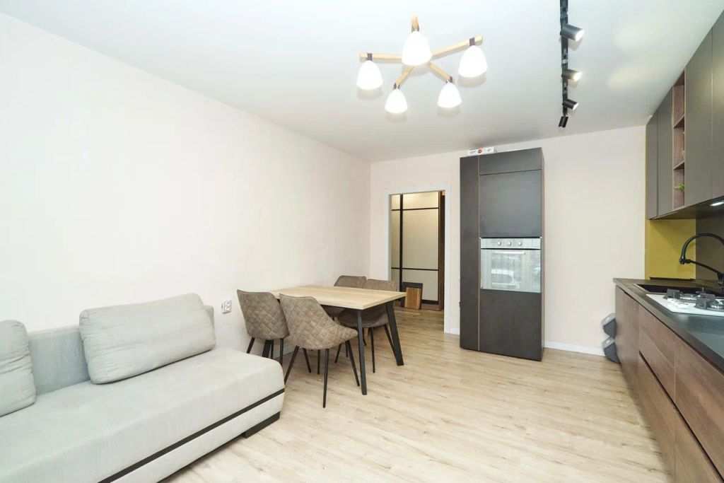 Продажа 2-комнатной квартиры, Ярославль, Авиаторов пр-кт,  11