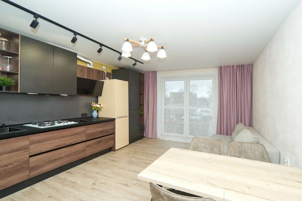 Продажа 2-комнатной квартиры, Ярославль, Авиаторов пр-кт,  11