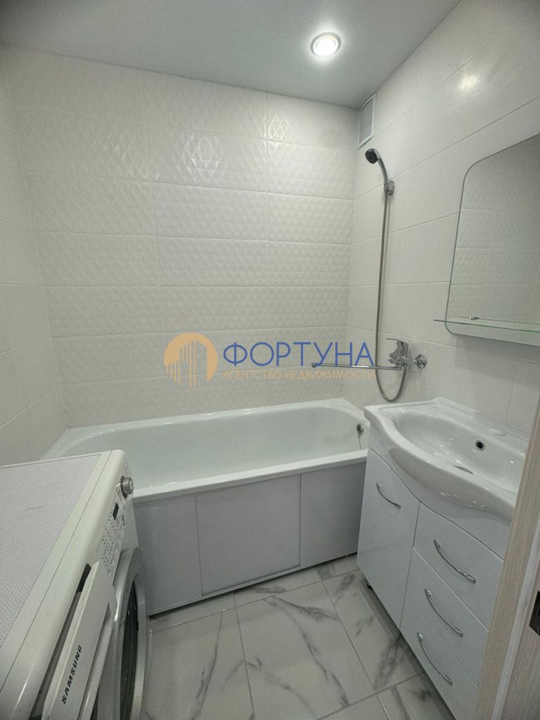 Продажа 4-комнатной квартиры, Белгород, Буденного ул,  6