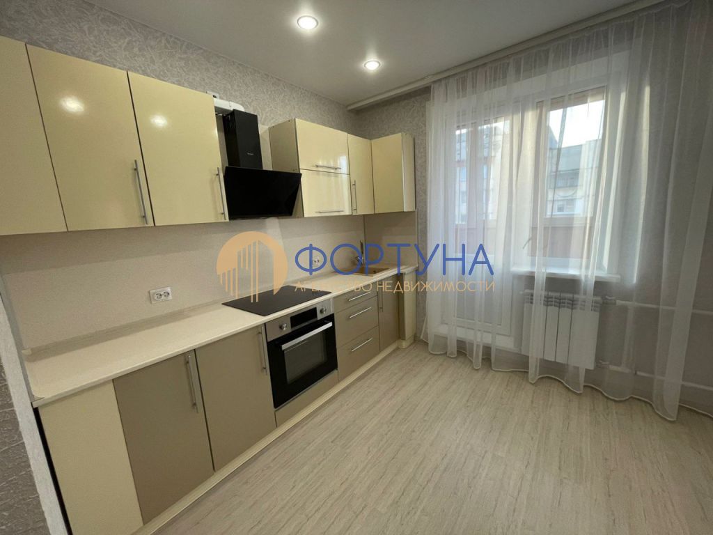 Продажа 4-комнатной квартиры, Белгород, Буденного ул,  6