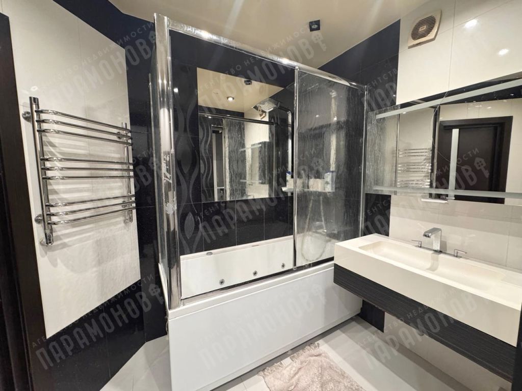 Продажа 3-комнатной квартиры, Тверь, Московская ул,  1