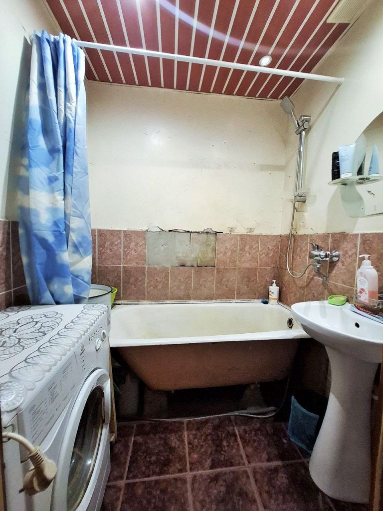 Продажа 4-комнатной квартиры, Нижний Новгород, Красных Зорь ул,  19