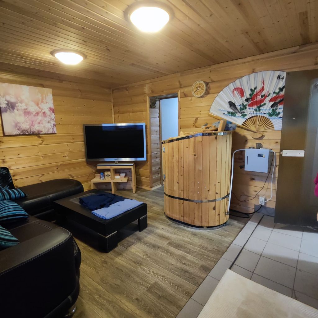 Продажа дома, 244м <sup>2</sup>, 8 сот., Полесье, 1-й Сиреневый пр-д,  8