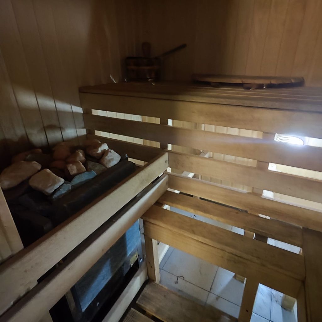 Продажа дома, 244м <sup>2</sup>, 8 сот., Полесье, 1-й Сиреневый пр-д,  8