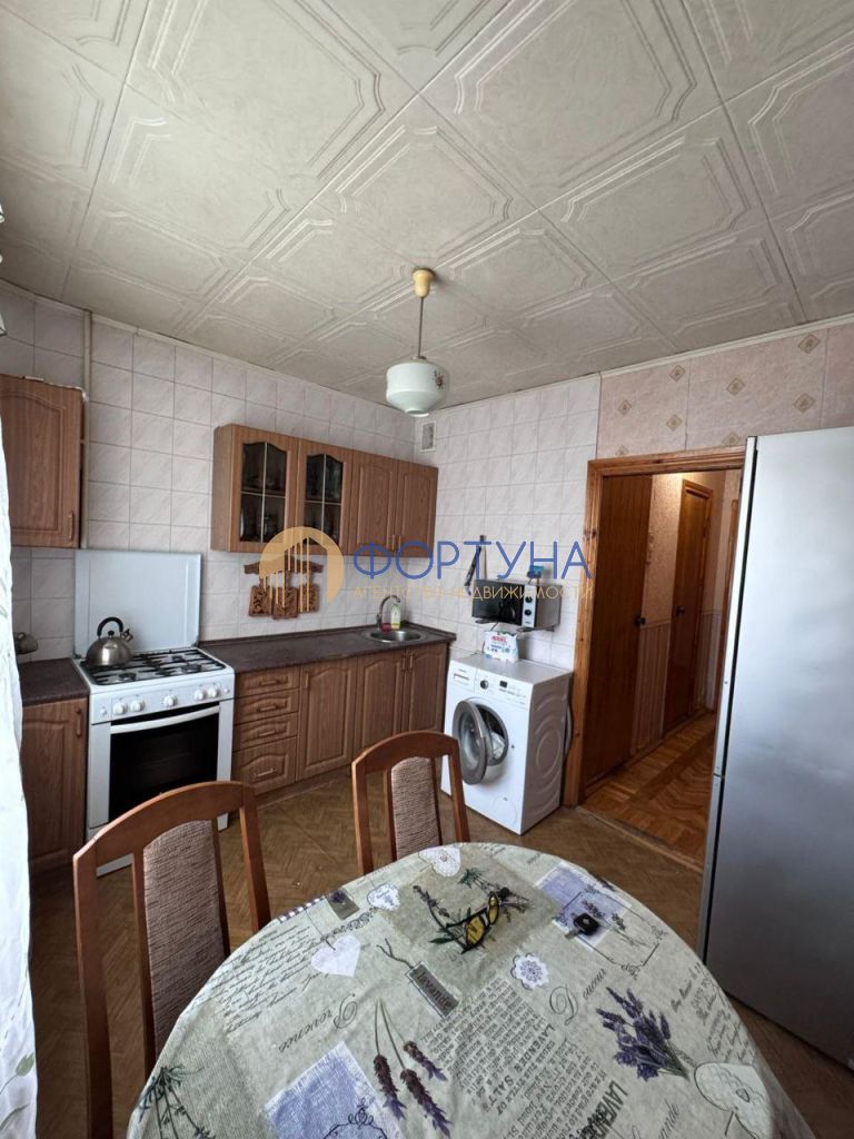 Продажа 3-комнатной квартиры, Белгород, Славы пр-кт,  6