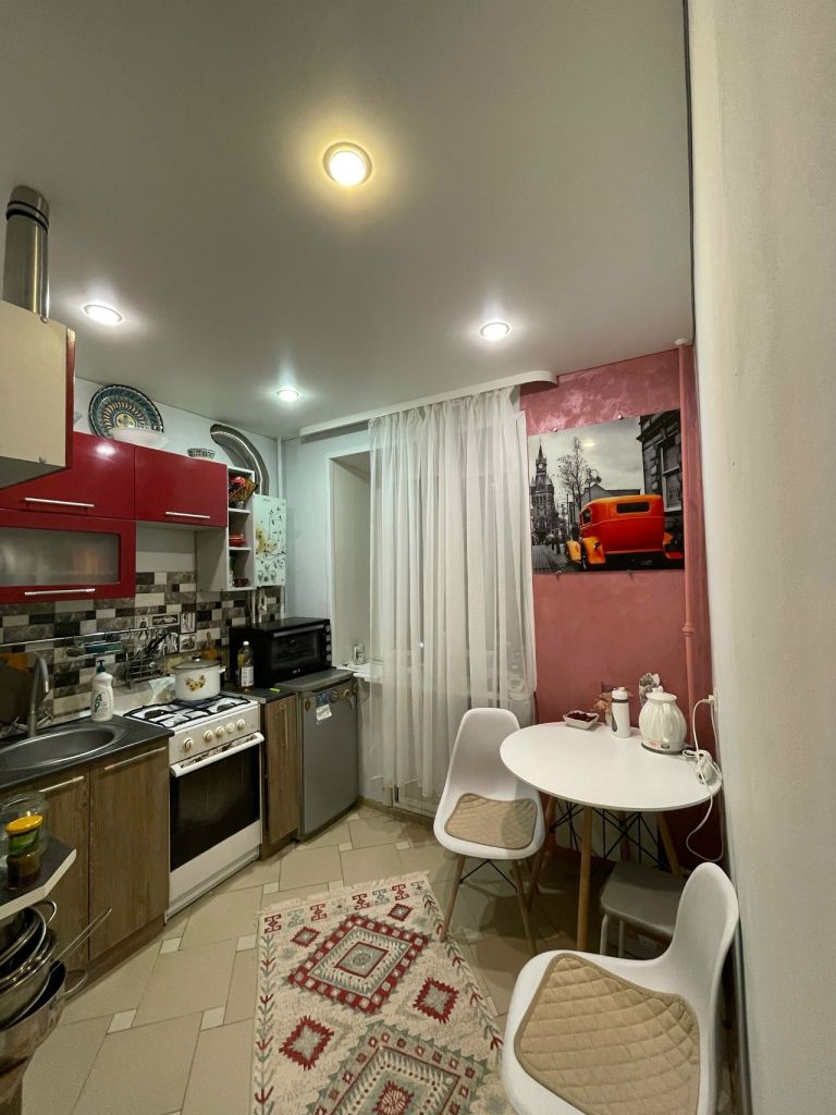 Продажа 3-комнатной квартиры, Кострома, Черноречье мкр,  37