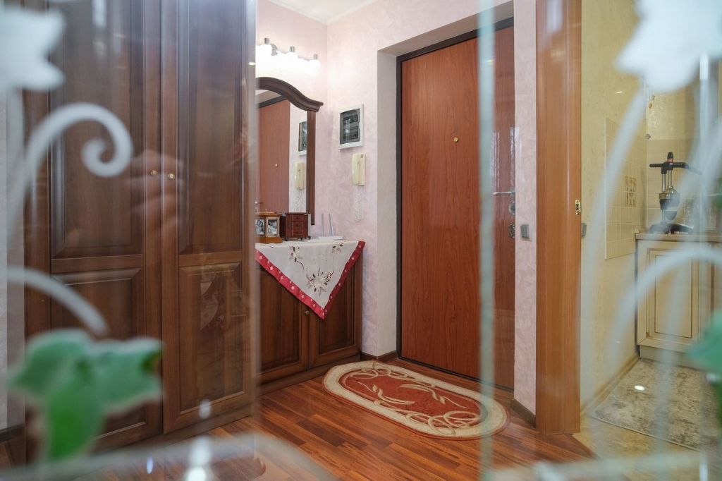 Продажа 3-комнатной квартиры, Саратов, Орджоникидзе ул,  13/2