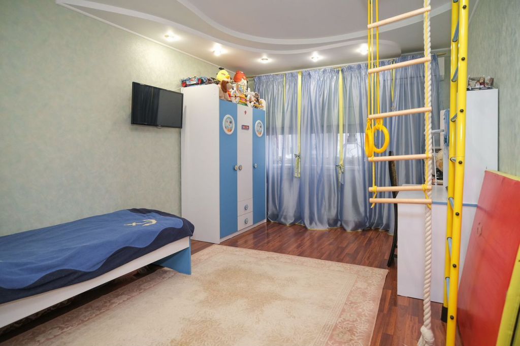 Продажа 3-комнатной квартиры, Саратов, Орджоникидзе ул,  13/2