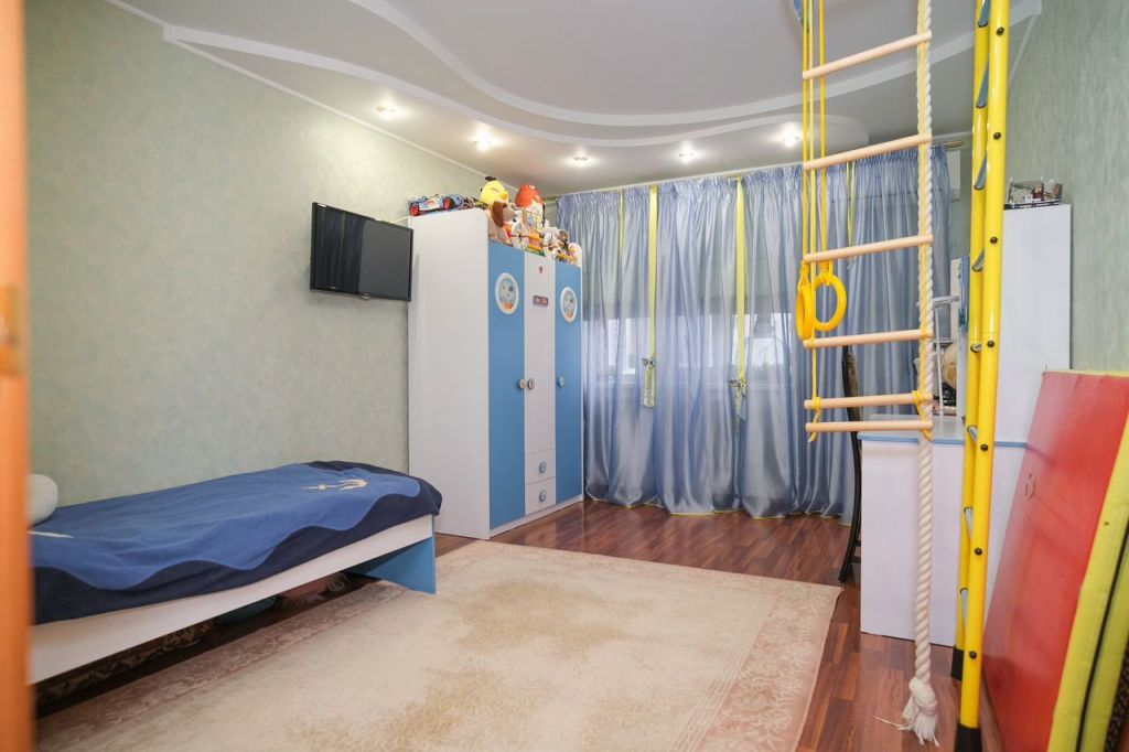 Продажа 3-комнатной квартиры, Саратов, Орджоникидзе ул,  13/2