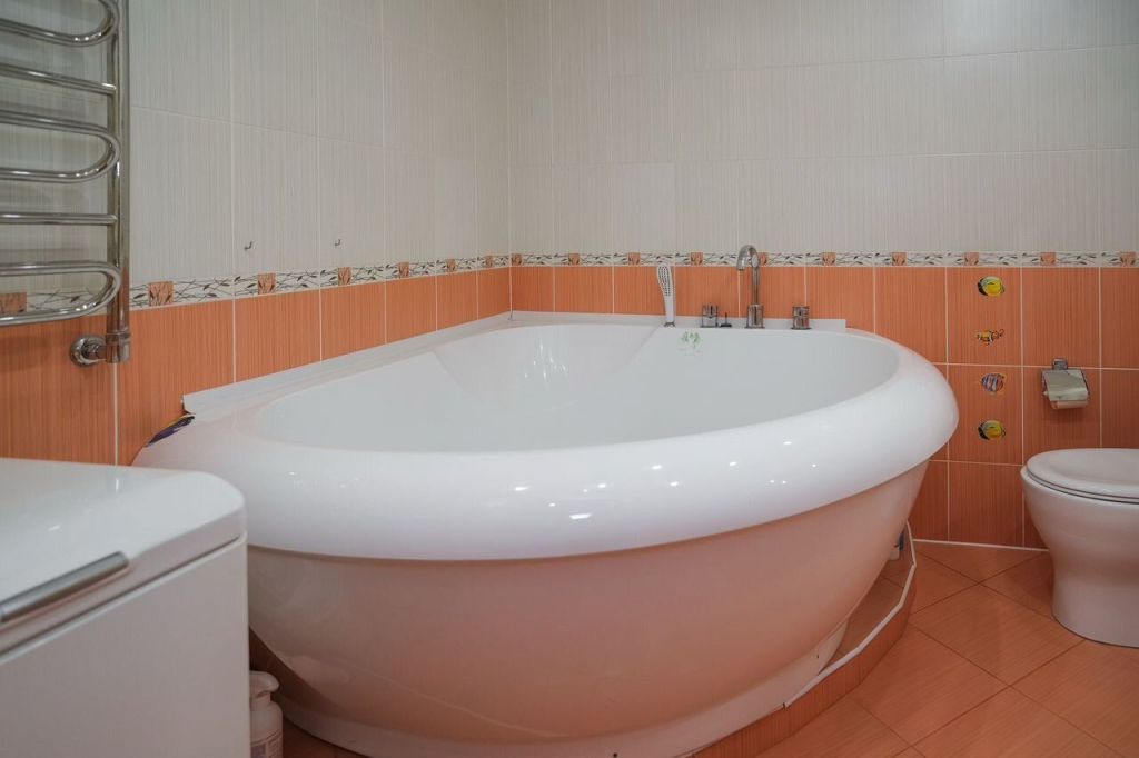 Продажа 3-комнатной квартиры, Саратов, Орджоникидзе ул,  13/2