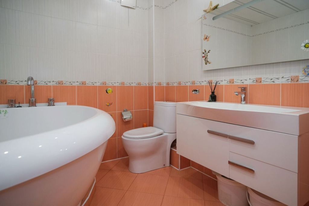 Продажа 3-комнатной квартиры, Саратов, Орджоникидзе ул,  13/2