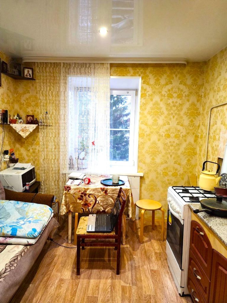 Продажа 2-комнатной квартиры, Бутурлино, комсомольская,  11