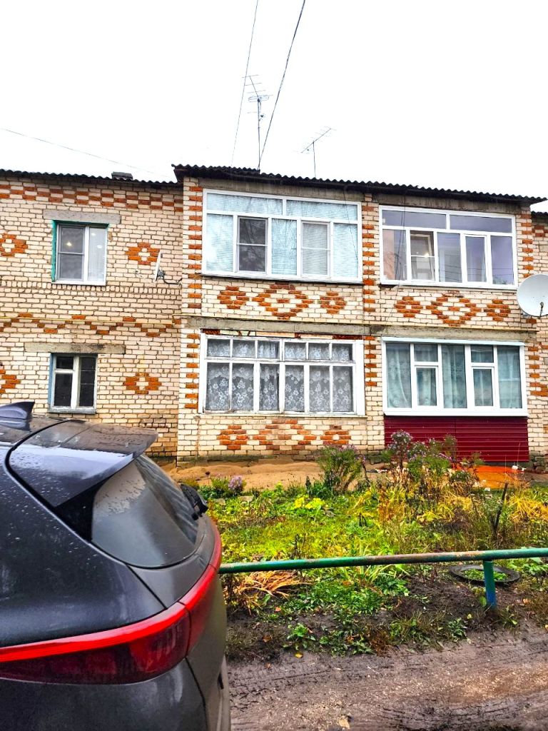 Продажа 2-комнатной квартиры, Бутурлино, комсомольская,  11