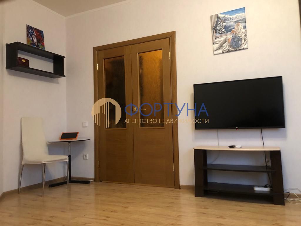 Продажа 1-комнатной квартиры, Белгород, Белгородского Полка ул,  62