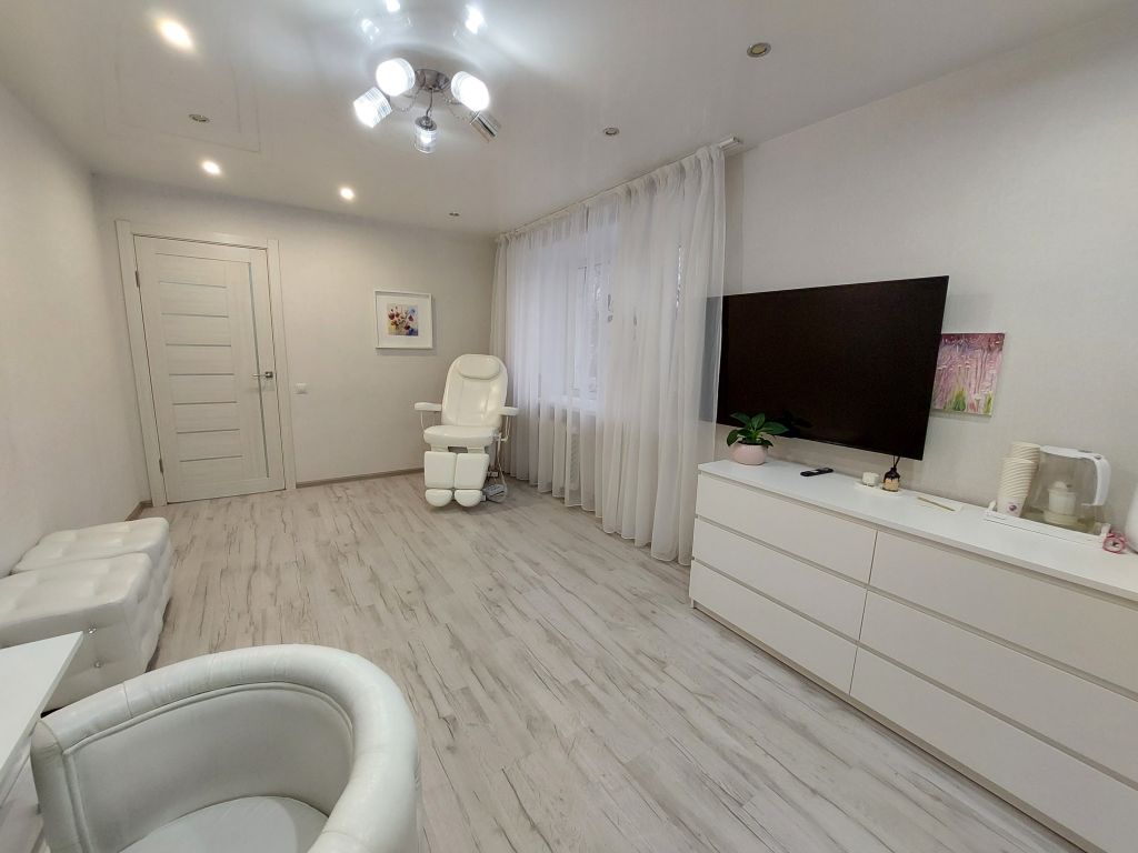 Продажа 2-комнатной квартиры, Дзержинск, Петрищева ул,  17