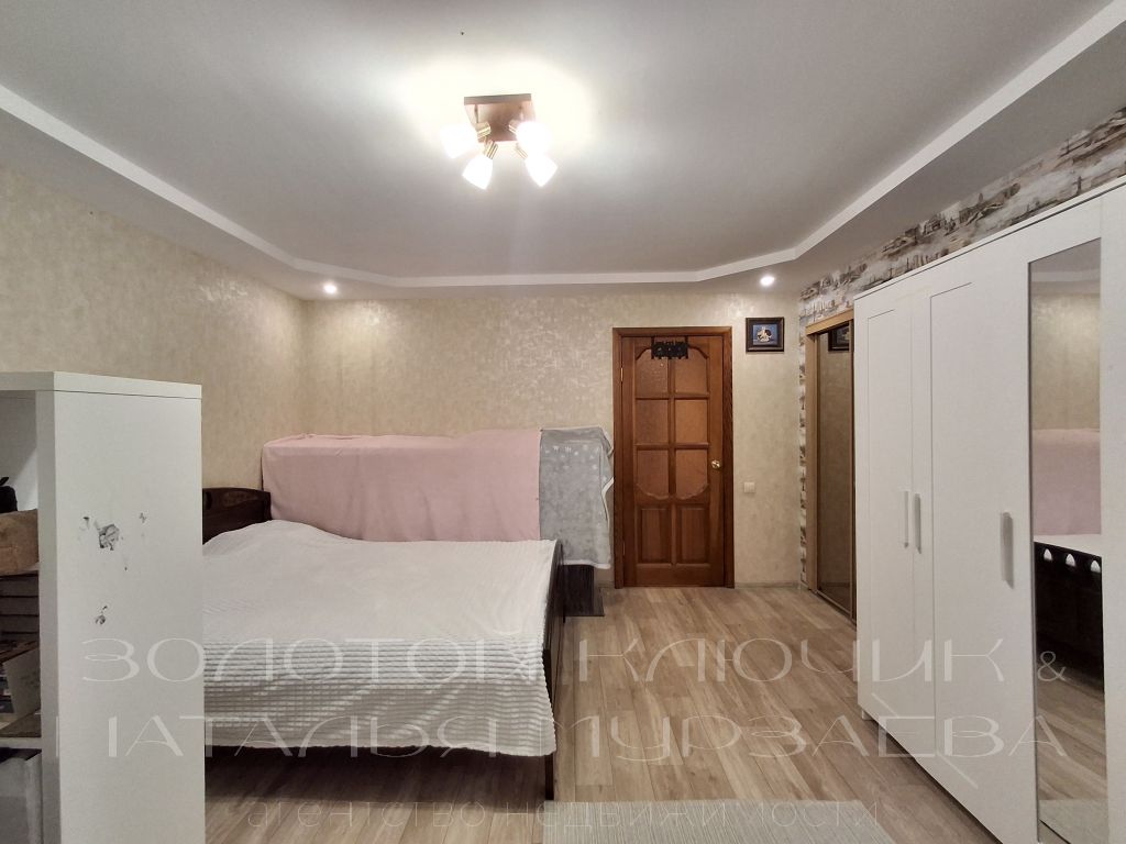 Продажа 5-комнатной квартиры, Нижний Новгород, Маршала Казакова ул,  6а