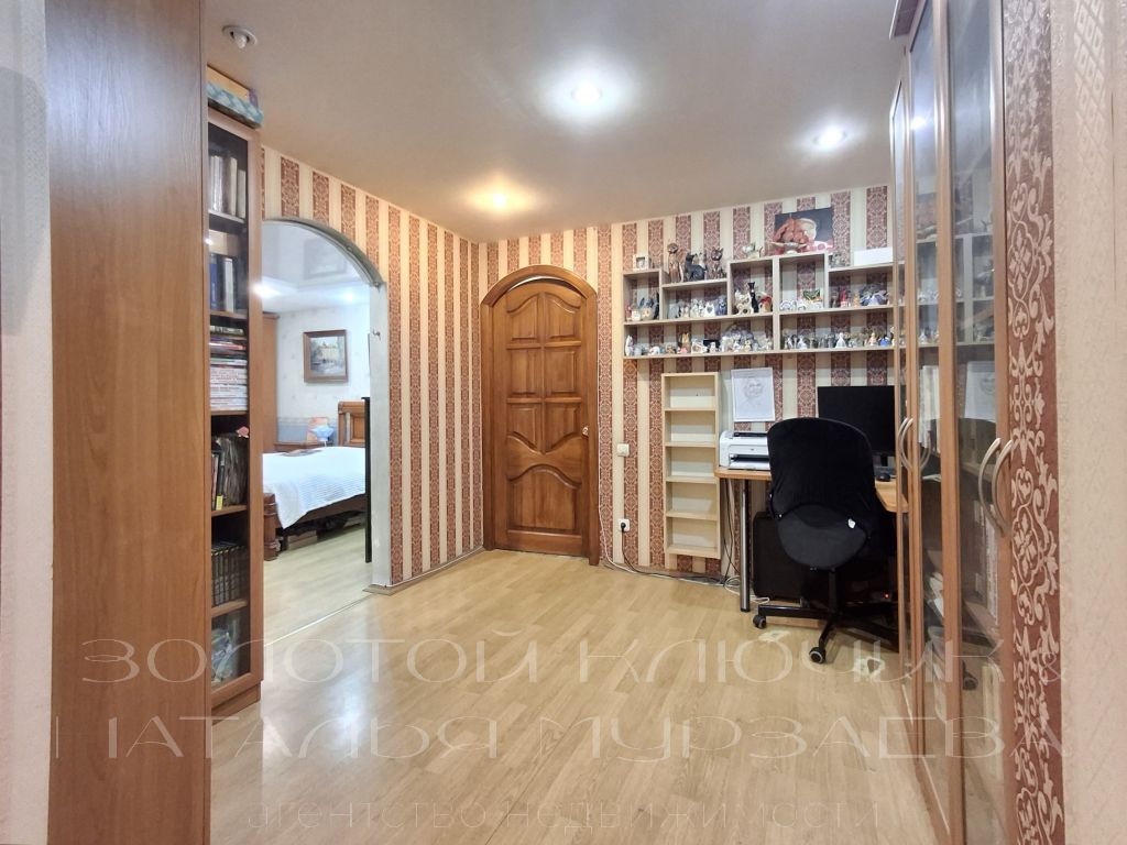 Продажа 5-комнатной квартиры, Нижний Новгород, Маршала Казакова ул,  6а