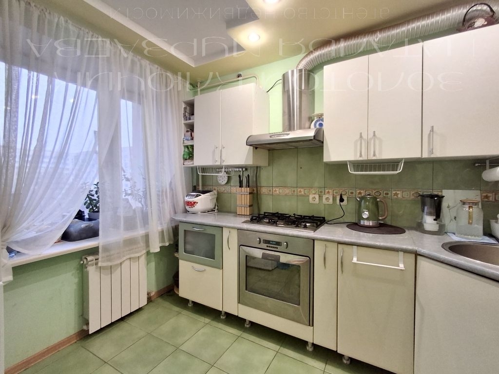 Продажа 5-комнатной квартиры, Нижний Новгород, Маршала Казакова ул,  6а