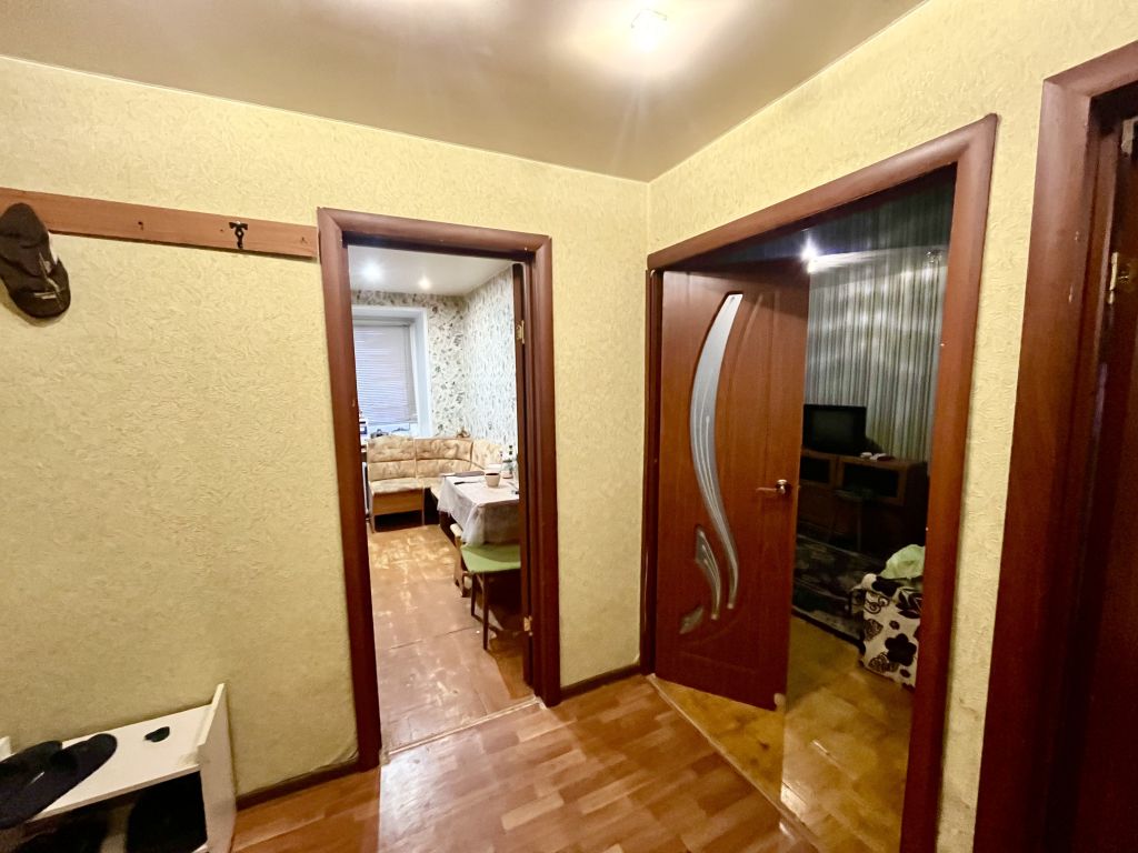 Продажа 2-комнатной квартиры, Балахна, Революции пр-кт,  80