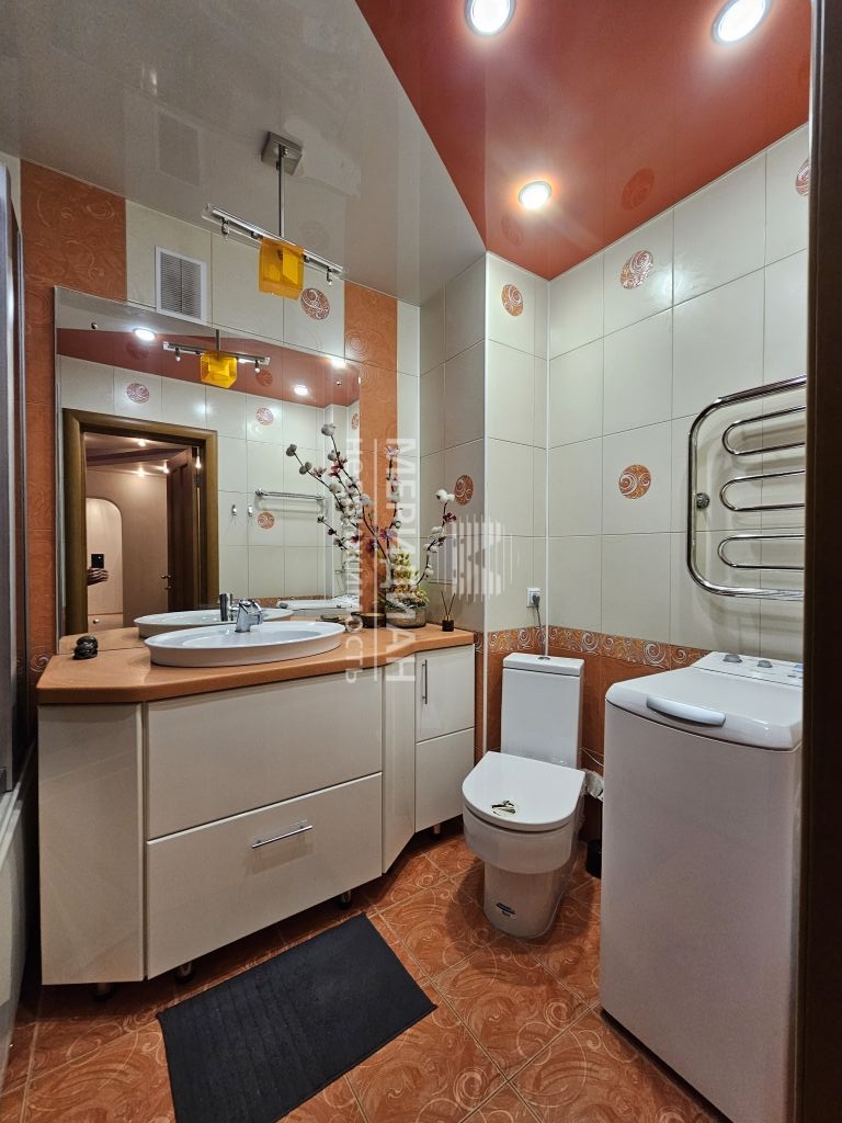 Продажа 2-комнатной квартиры, Бор, Луначарского ул,  204а