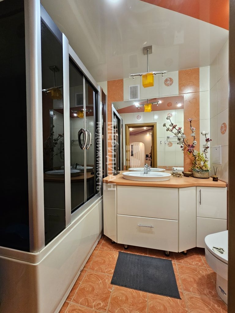 Продажа 2-комнатной квартиры, Бор, Луначарского ул,  204а