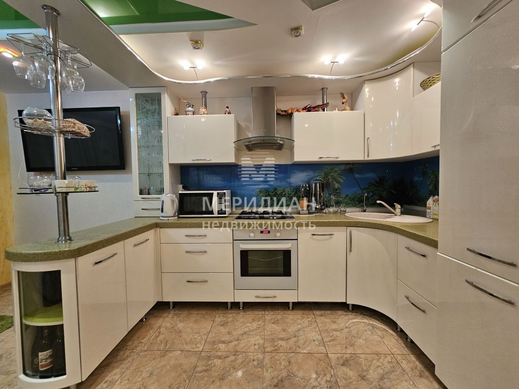 Продажа 2-комнатной квартиры, Бор, Луначарского ул,  204а