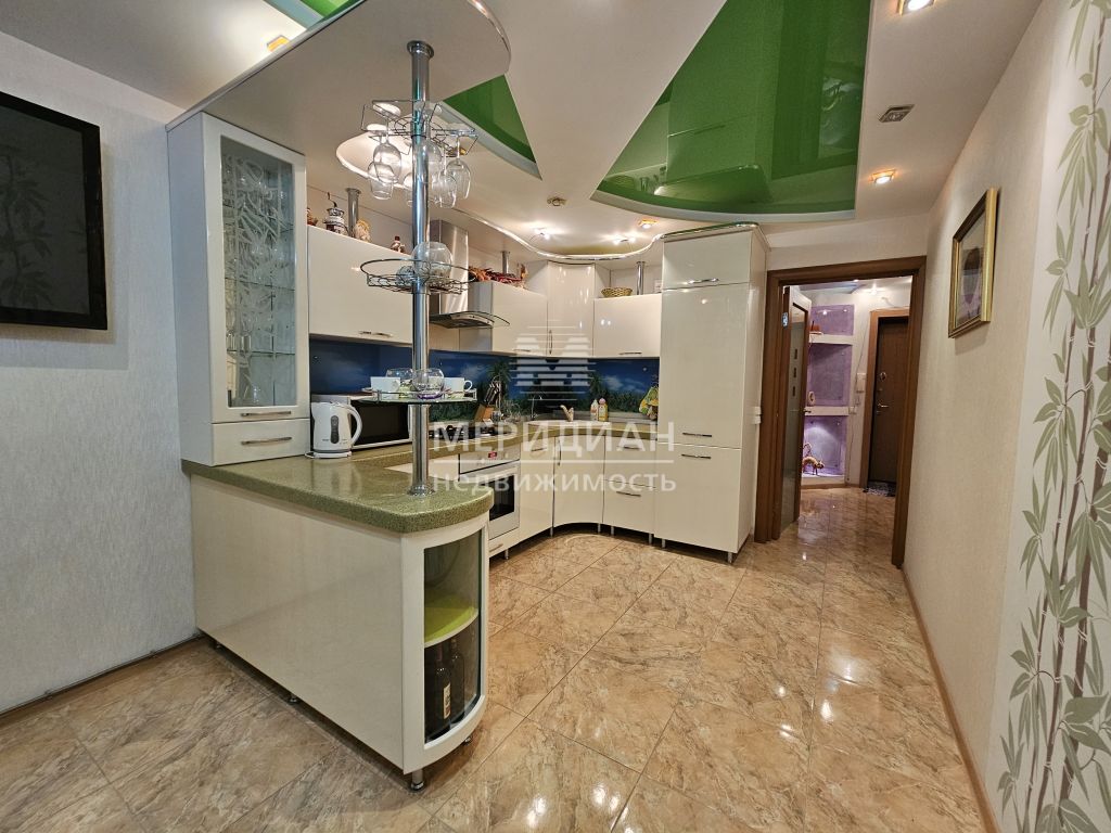 Продажа 2-комнатной квартиры, Бор, Луначарского ул,  204а