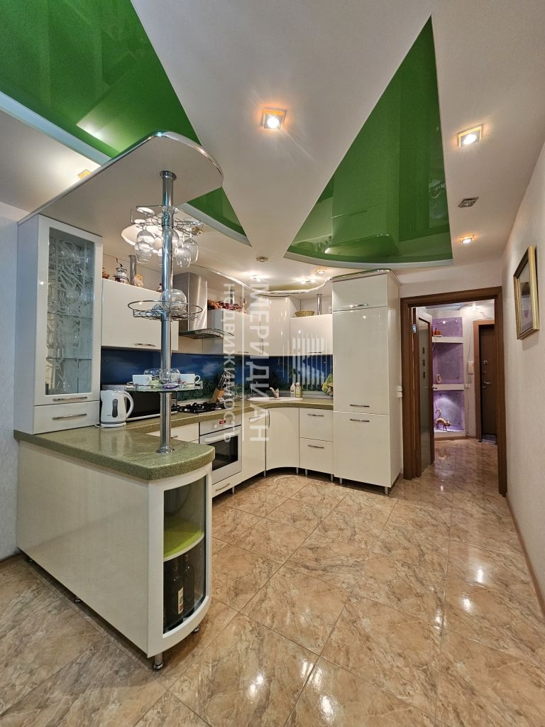 Продажа 2-комнатной квартиры, Бор, Луначарского ул,  204а