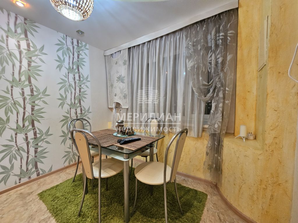 Продажа 2-комнатной квартиры, Бор, Луначарского ул,  204а