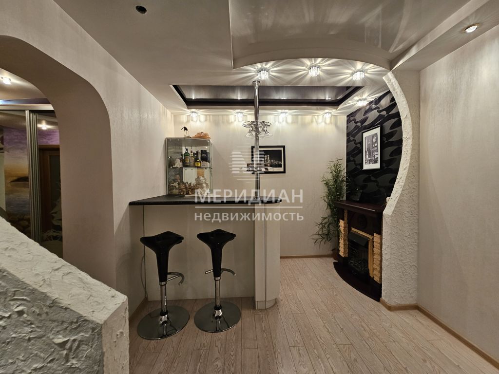 Продажа 2-комнатной квартиры, Бор, Луначарского ул,  204а