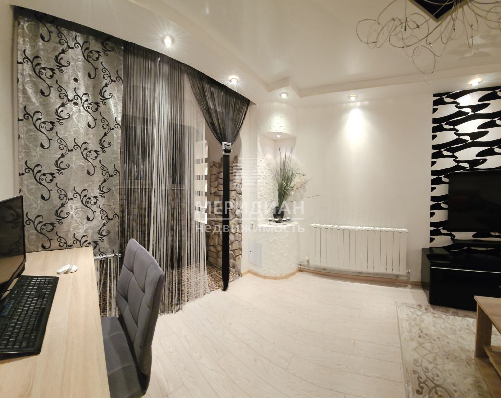 Продажа 2-комнатной квартиры, Бор, Луначарского ул,  204а