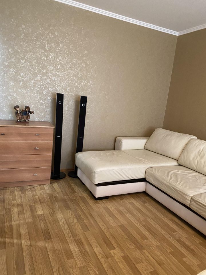 Продажа 1-комнатной квартиры, Саратов, Луговая ул,  40/60