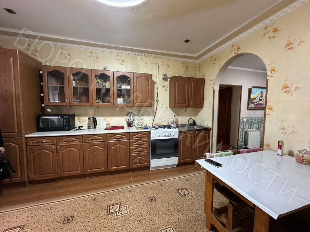 Продажа дома, 187м <sup>2</sup>, 3 сот., Балашов, Чапаева ул,  12