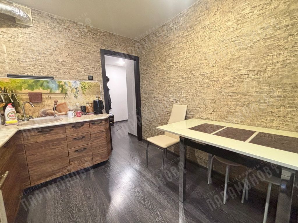 Продажа 3-комнатной квартиры, Тверь, Спортивный пер,  2к4