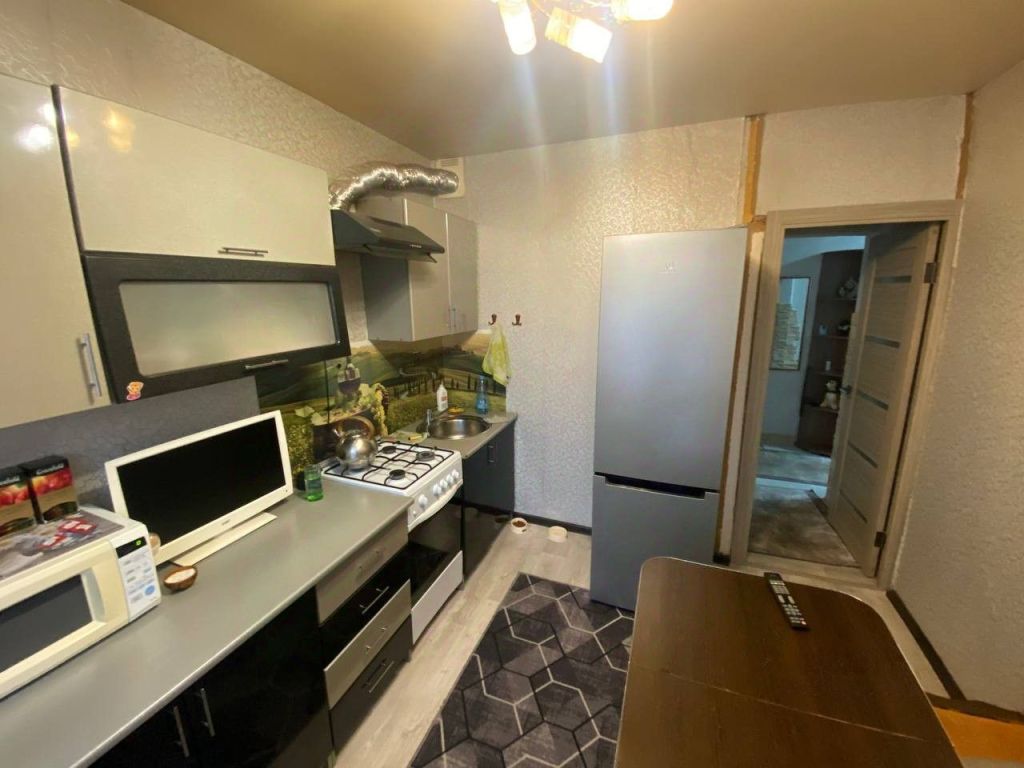 Продажа 3-комнатной квартиры, Саратов, Батавина ул,  2