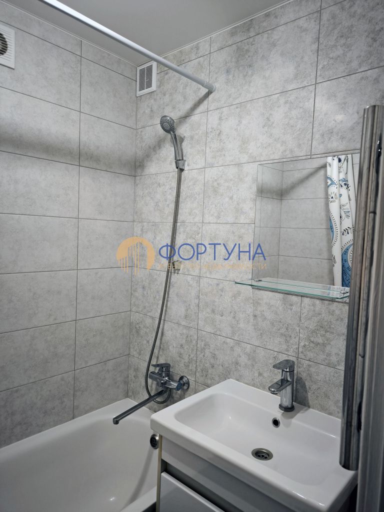 Продажа 2-комнатной квартиры, Белгород, Ватутина ул,  14