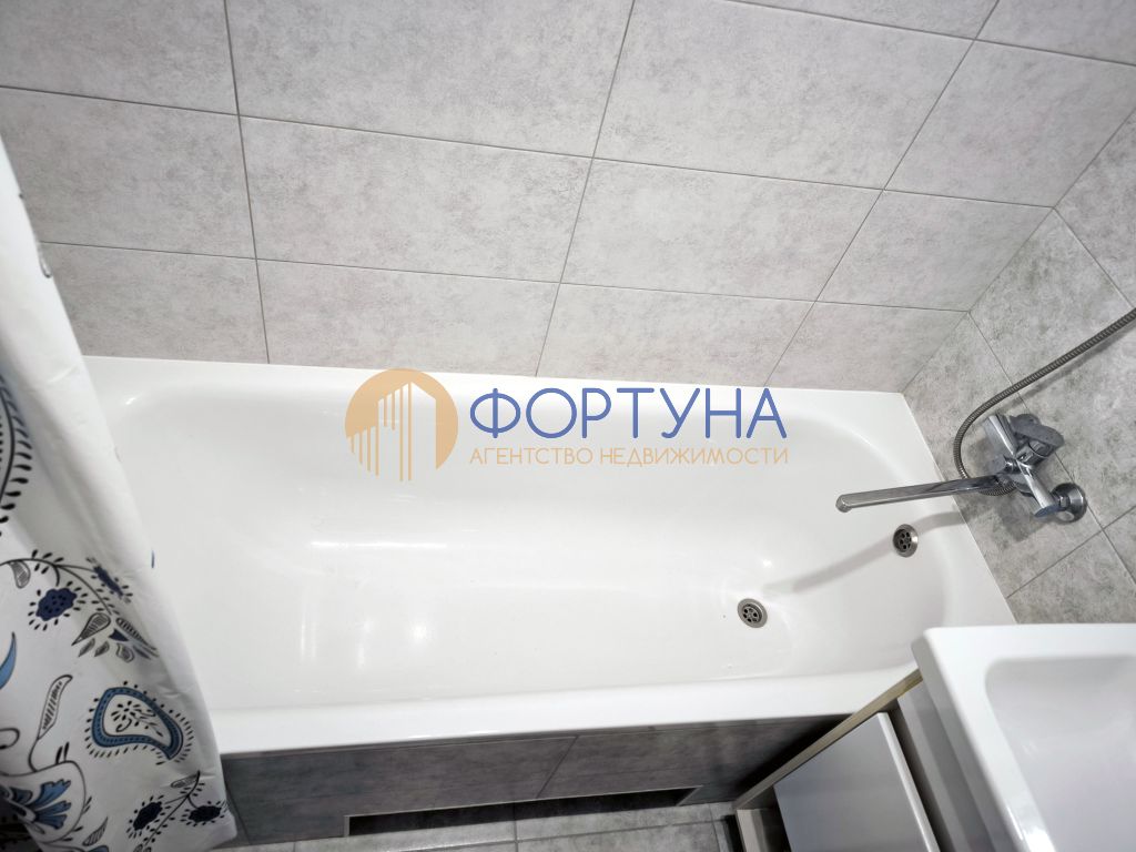 Продажа 2-комнатной квартиры, Белгород, Ватутина ул,  14