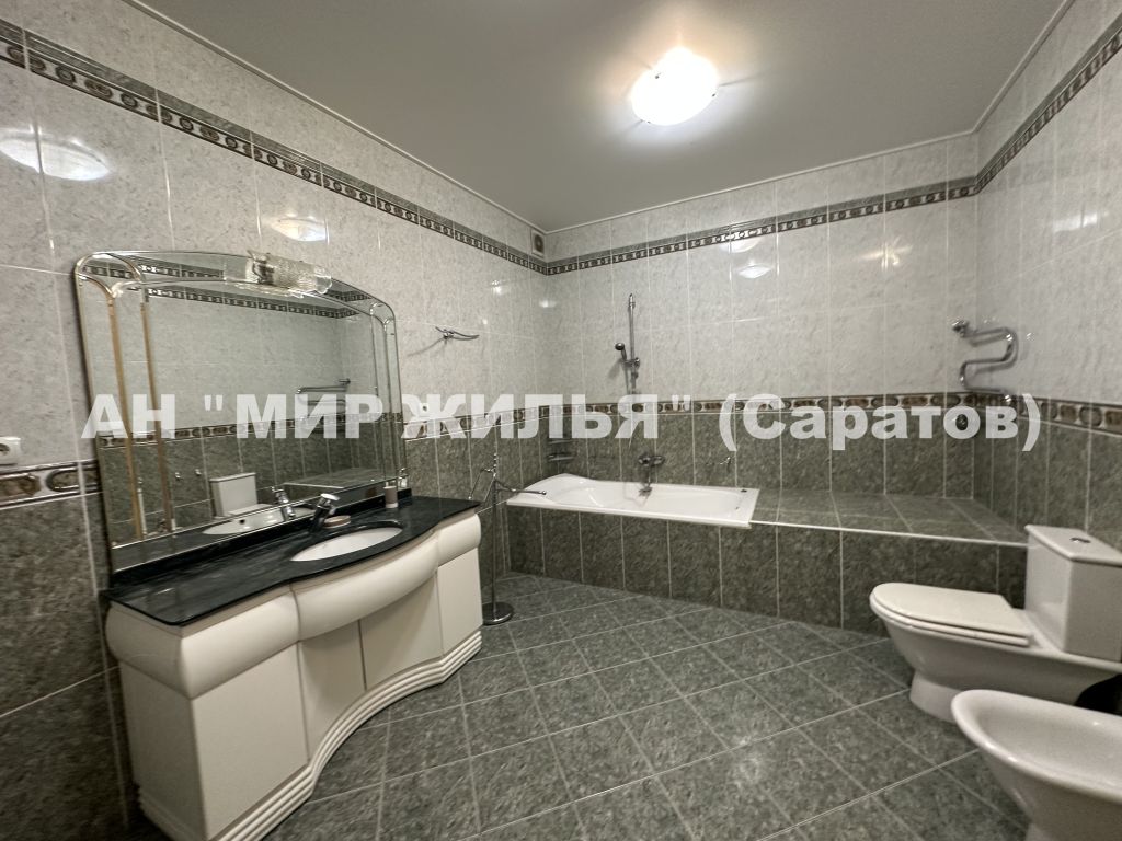 Продажа 3-комнатной квартиры, Саратов, Волжская ул,  24/26